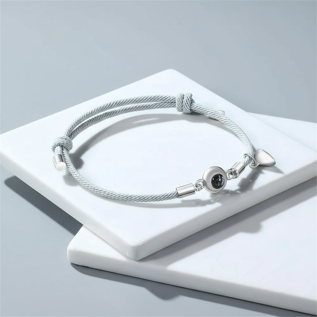 Bracelet à Projection de Photo Personnalisé + Initiale Gravée