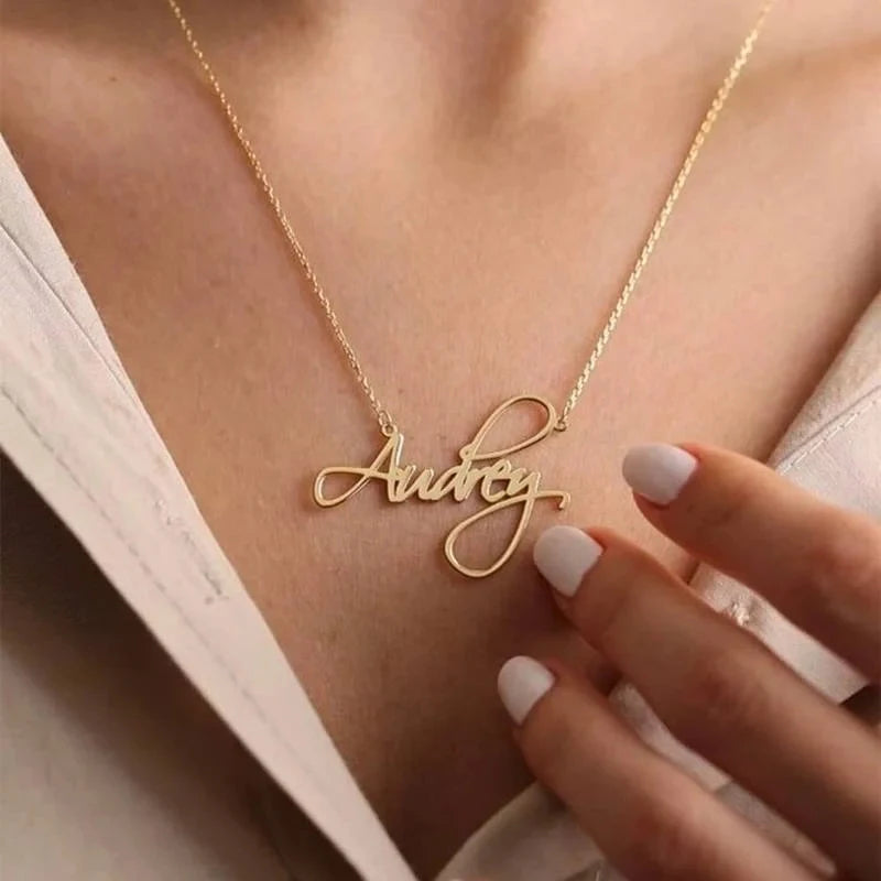 Collier prénom personnalisé – Bijou en acier inoxydable gravé
